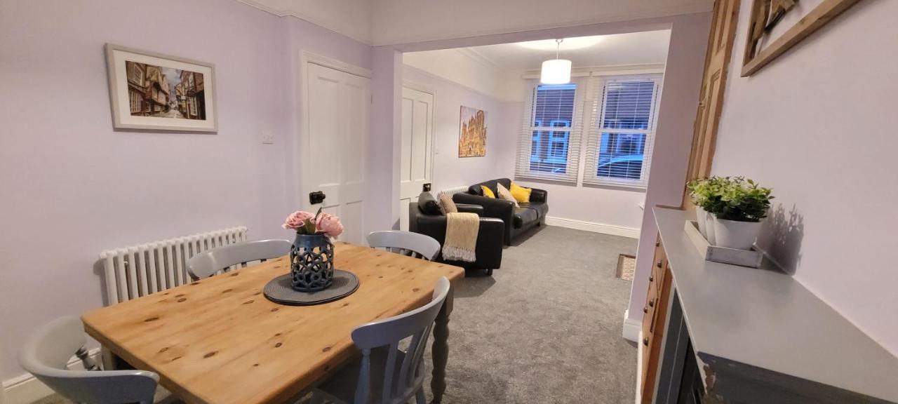 Hartoft St - 2 Bed Near River York Luaran gambar