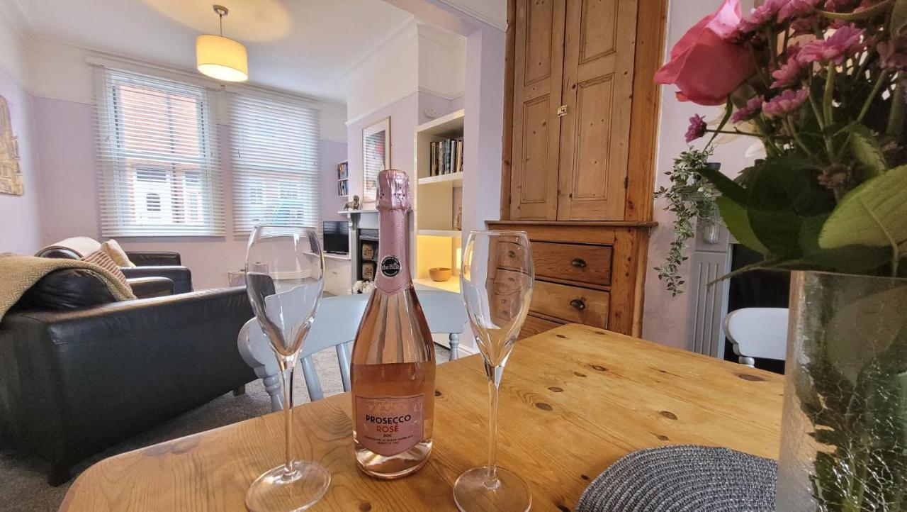 Hartoft St - 2 Bed Near River York Luaran gambar