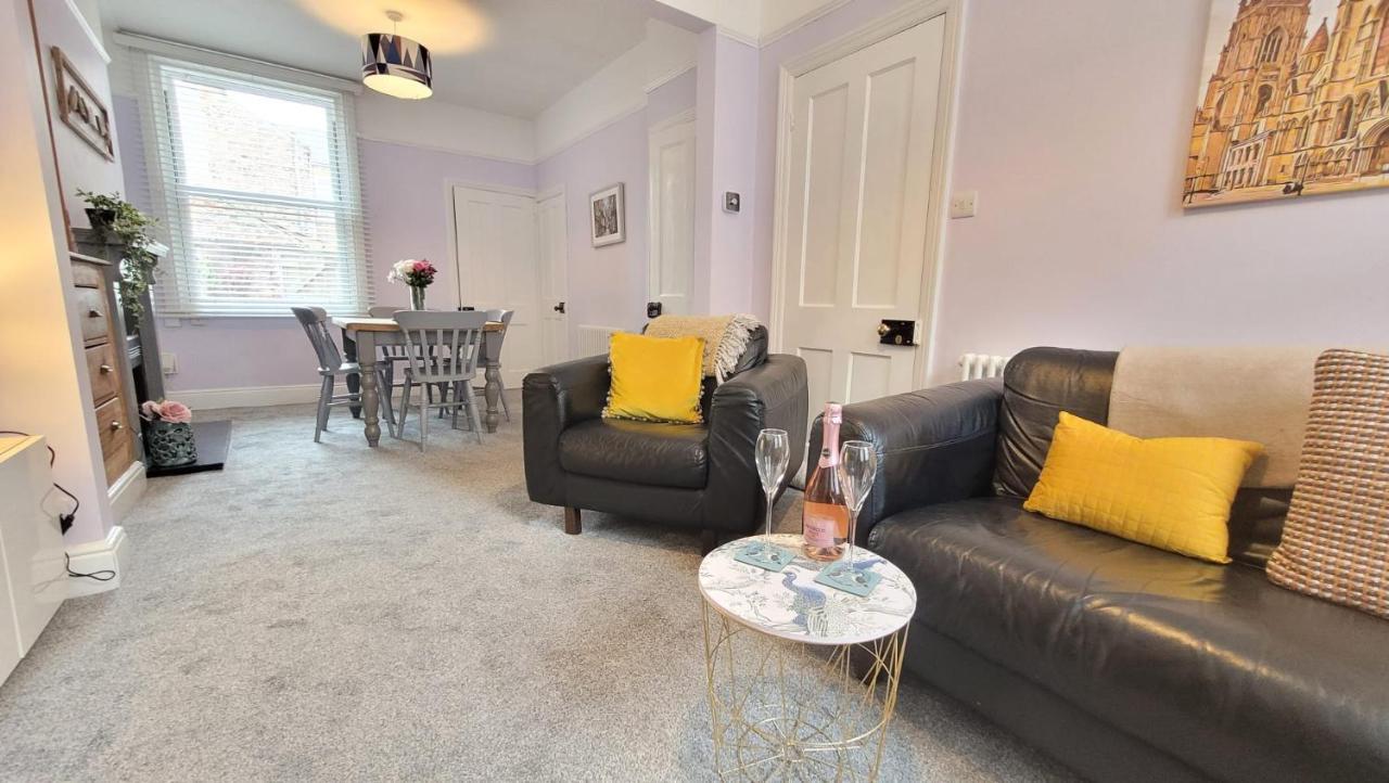 Hartoft St - 2 Bed Near River York Luaran gambar